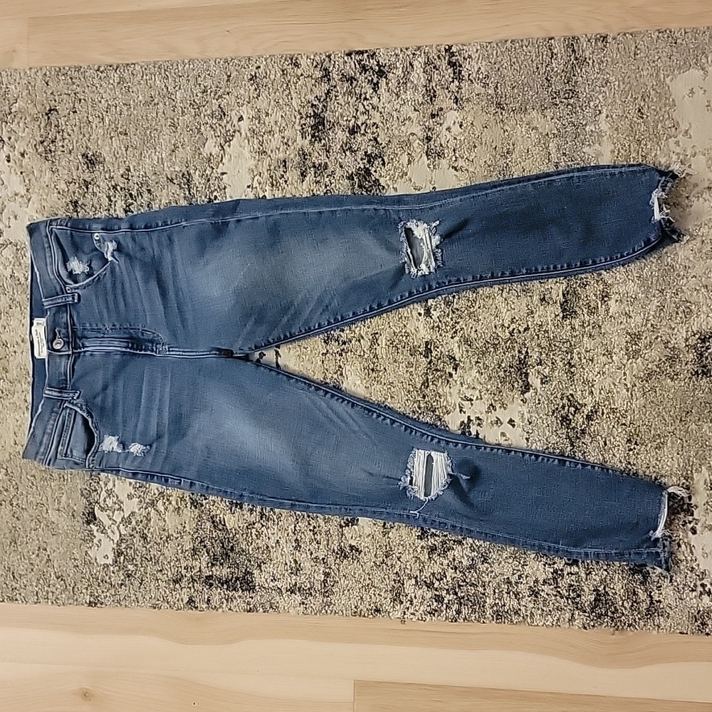 ABERCROMBIE & FITCH
